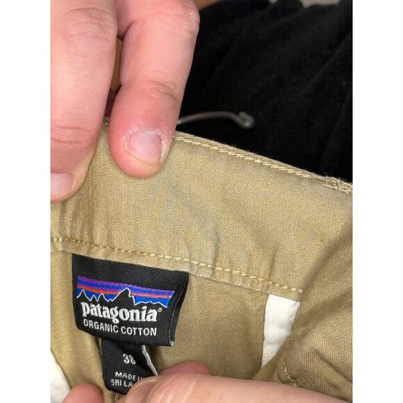 Men's Khaki Organic Cotton Patagonia Shorts Size 38 - Picture 3 of 3